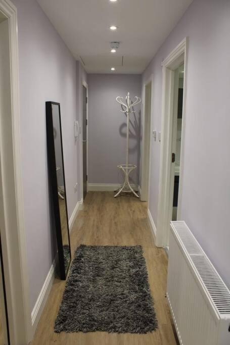 5 Star Apartment Лондон Екстериор снимка