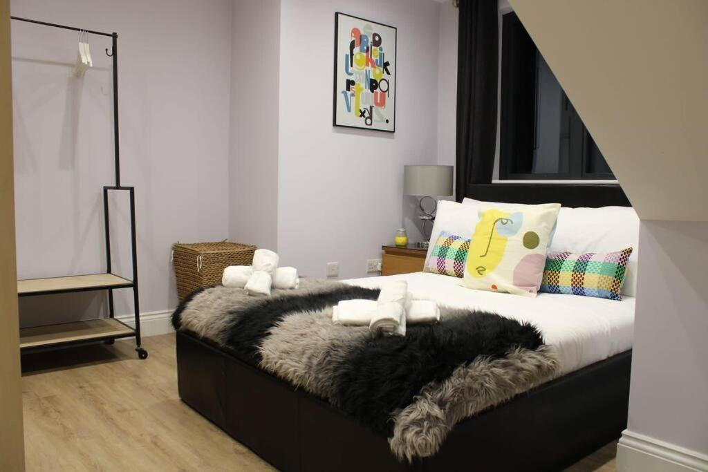 5 Star Apartment Лондон Екстериор снимка
