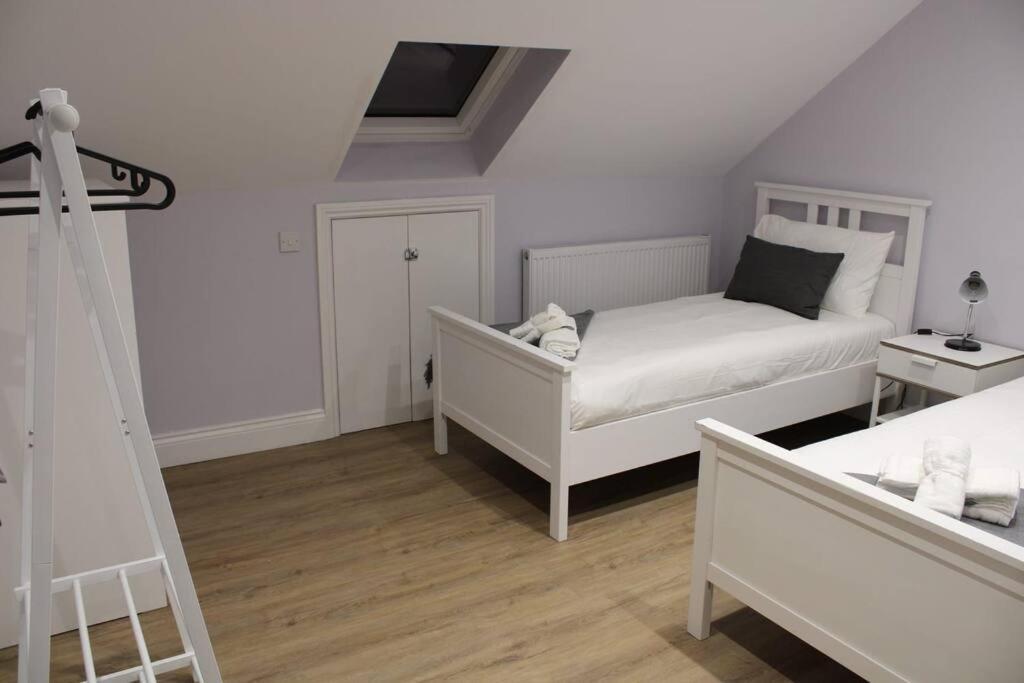 5 Star Apartment Лондон Екстериор снимка