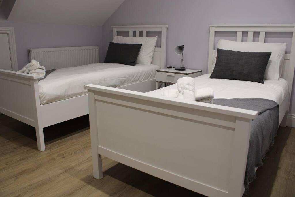 5 Star Apartment Лондон Екстериор снимка